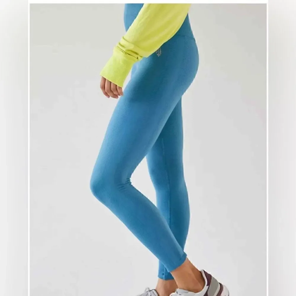 Free People leggings Movement Rich Soul Ribbed Legging in light blue. M/L